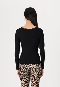 Vero Moda VMMILY V NECK - Ilgarankovis viršutinės dalies drabužis - black