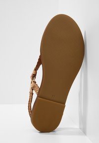 Inuovo Tåsandaler - light brown