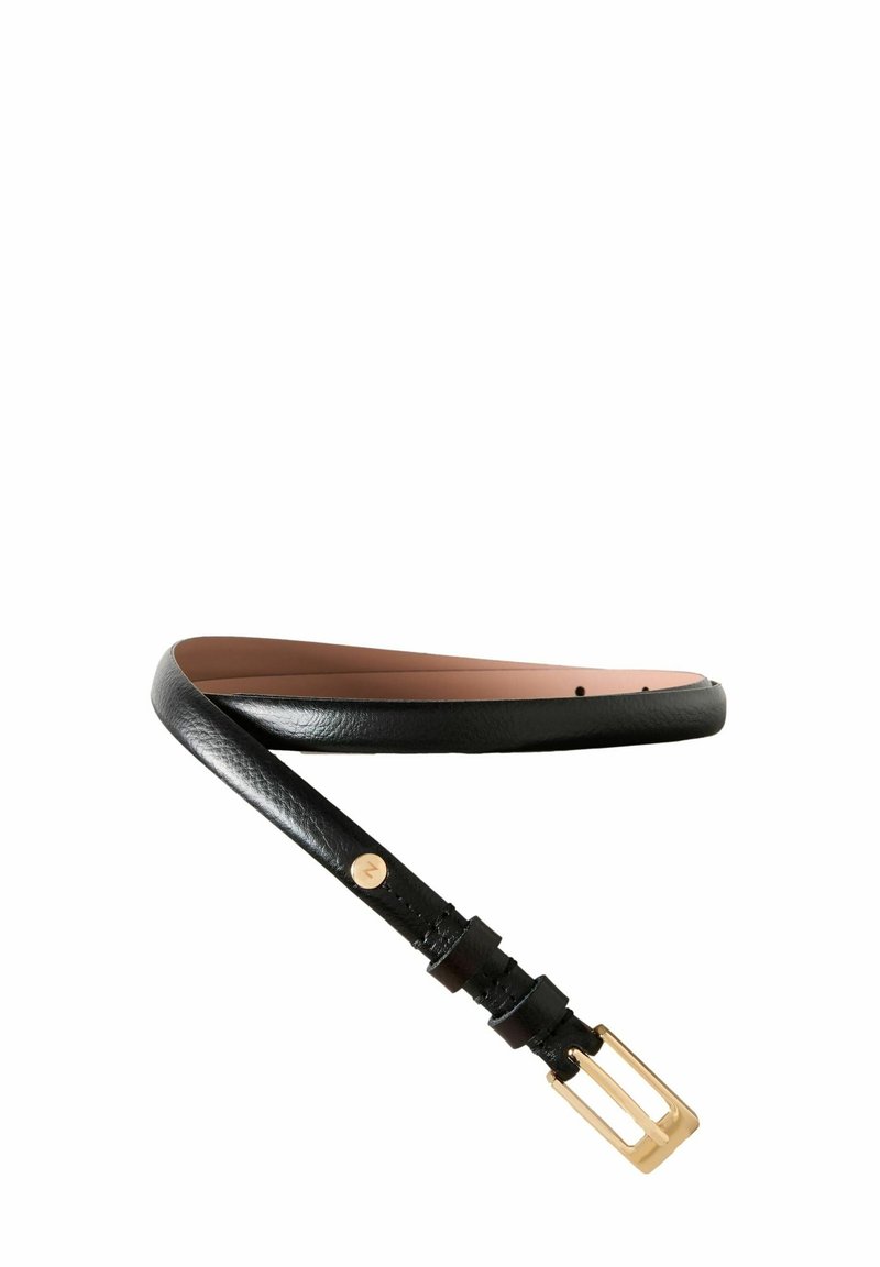 Ceinture en cuir noir avec un petit accent doré rond et une boucle rectangulaire dorée, présentée sur fond blanc.