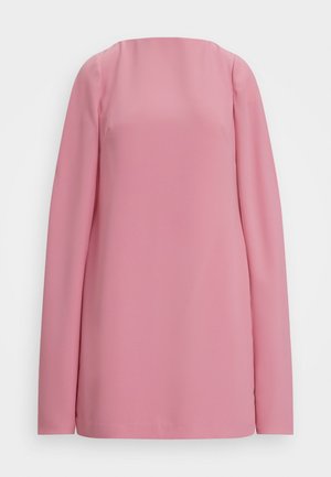Top rosa a maniche lunghe con scollatura quadrata e finitura liscia e opaca. Design semplice senza motivi o accenti visibili.