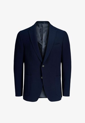 Marineblauer Herrenblazer mit zwei Knöpfen, Kerbkragen, zwei Vordertaschen, Brusttasche und gestreiftem Innenfutter, dargestellt auf weißem Hintergrund.