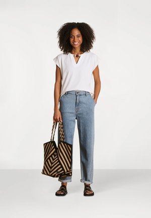 La Fée Maraboutée, Blouse - blanc