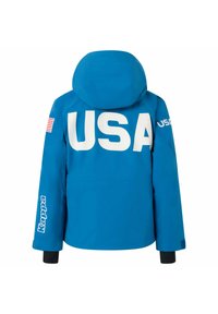 Giacca isolante blu con cappuccio. Presenta una grande scritta bianca "USA" sul retro, un logo Kappa sulla manica e una patch della bandiera americana.