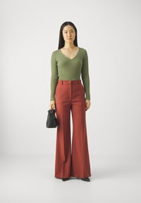 Max Mara Leisure CALCIO - Pulover - verde salvia