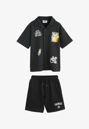 Next, REGULAR FIT - POKEMON TOP AND SHORTS SET . - Tracksuit bottoms - black