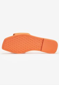 Inuovo Pantofle - yellow