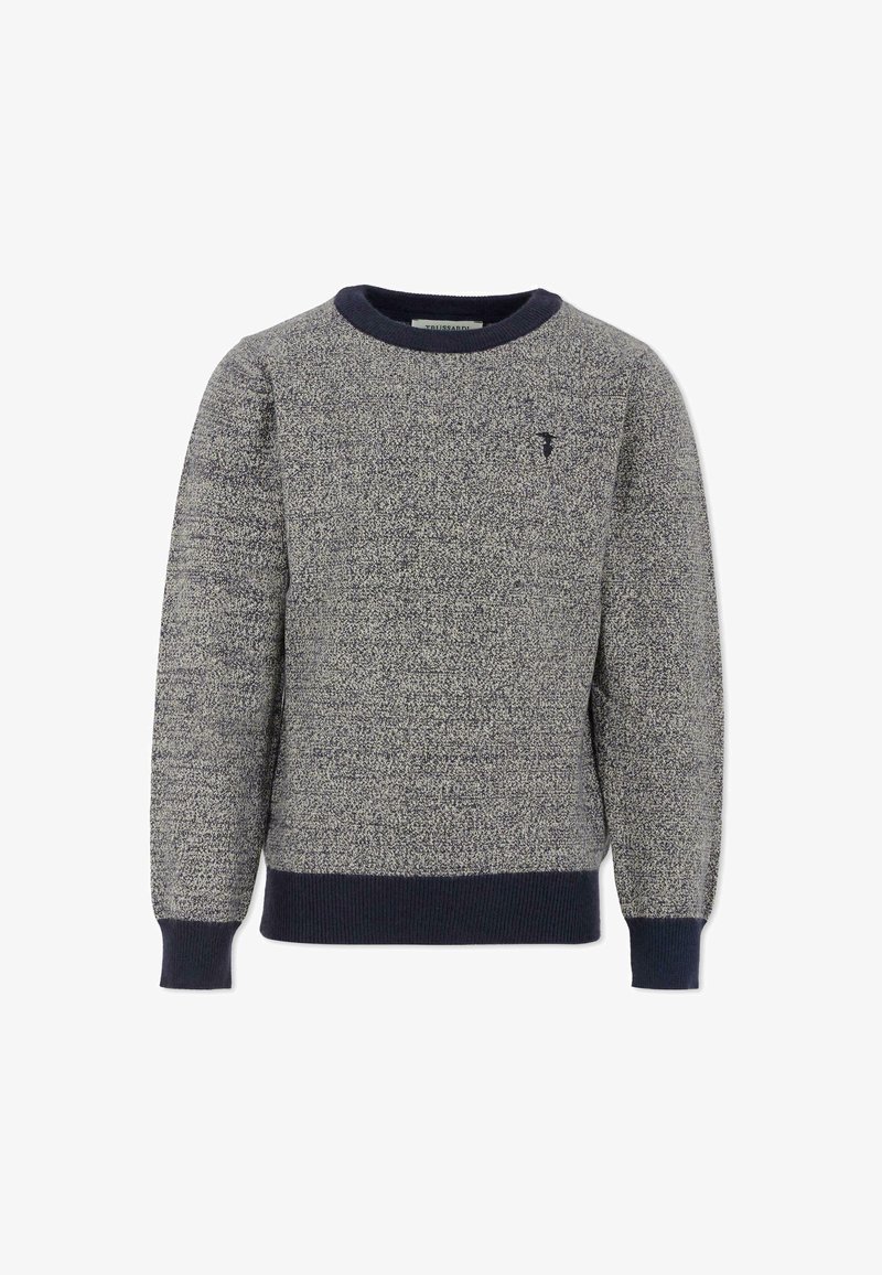 Szary i granatowy sweter z dzianiny, okrągłym dekoltem, prążkowanymi mankietami i dołem oraz małym logo na piersi. Strukturalny wzór tkaniny w całej powierzchni.
