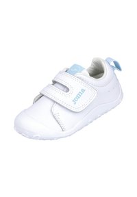 Zapatilla deportiva blanca con acentos azules, fabricada en material sintético. Cuenta con dos tiras de Velcro y una suela de goma texturizada.