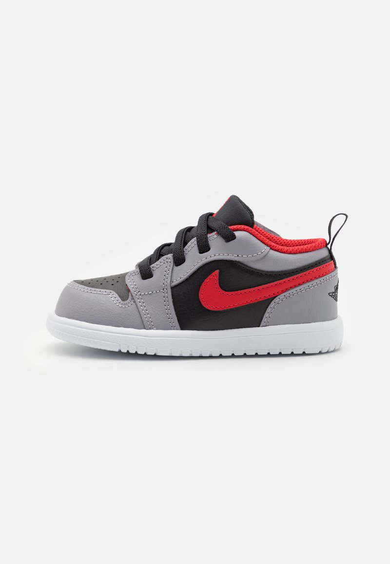 Jordan JORDAN 1 LOW - Joggesko - black/fire red/cement grey/white