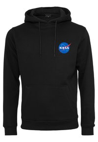 Sudadera negra con bolsillo frontal, capucha con cordón y logotipo de la NASA bordado en azul y blanco sobre un fondo circular azul.