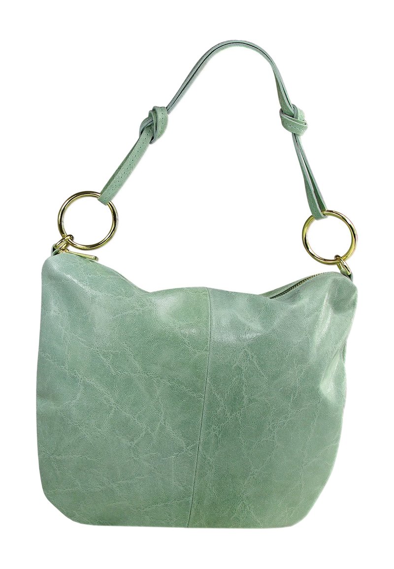 Groene leren handtas met een zachte textuur, gebogen vorm en een geknoopte schouderriem. Bevat twee circular hardware accenten in goudkleur.