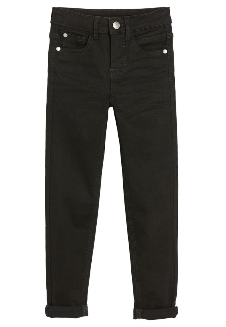 Čierne denimové džínsy so slim fit strihom, obsahujúce päť vreciek, predné zapínanie na gombík a zips, a srolované rukávy pri členkoch.