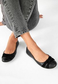 Next FOREVER COMFORT TWIST  - Ballerinasko - black