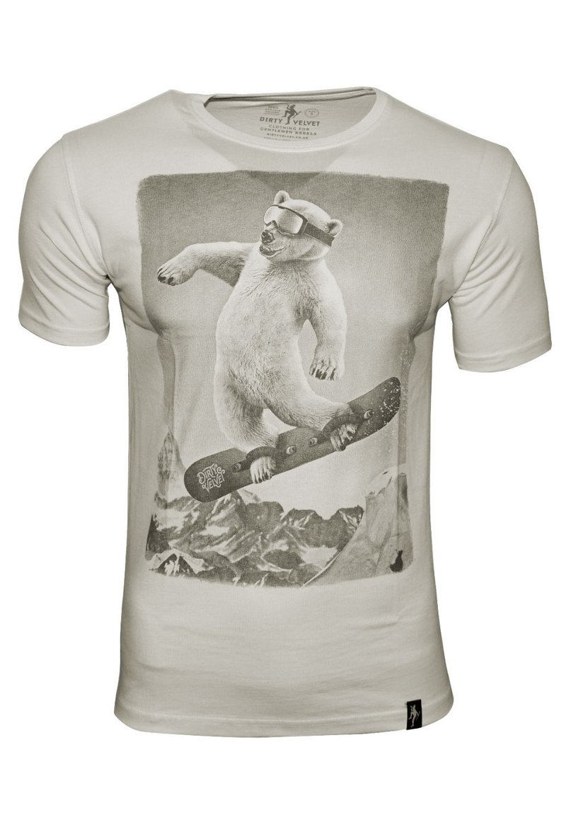 Weißes Baumwoll-T-Shirt mit einem grauen Grafikmotiv eines Eisbären, der auf einem Berg im Hintergrund snowboardet. Kurze Ärmel und Rundhalsausschnitt.
