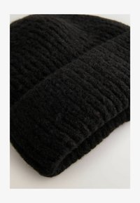 Unausgewählt, black