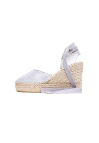 Unselected, silver suede
