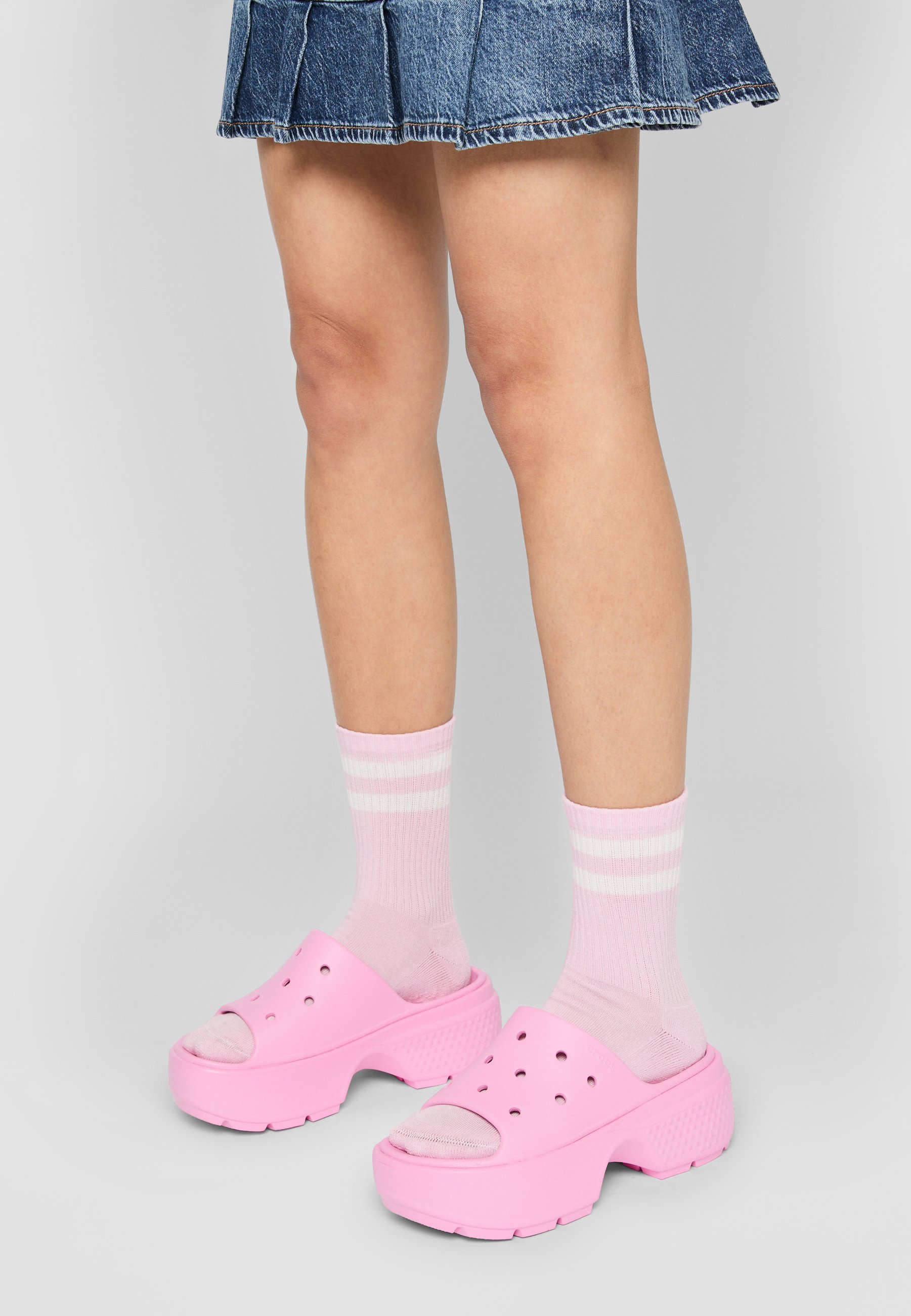 Crocs STOMP SLIDE UNISEX - Muiltjes met hak - pink/donkerroze - Zalando.nl