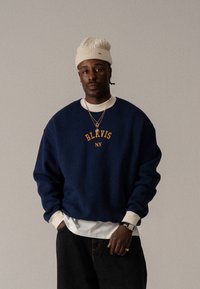 BLKVIS LOGO CREWNECK - Sweatshirt - peacoat