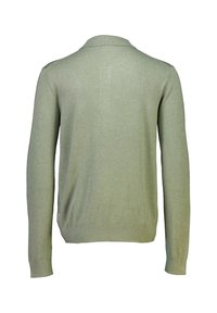 Maglione a maglia verde chiaro con colletto, maniche lunghe e polsini e orlo a coste. Texture morbida, senza motivi o parti metalliche visibili.