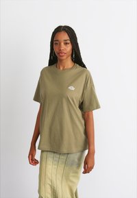 Dickies SUMMERDALE TEE - Paprasti marškinėliai - imperial green
