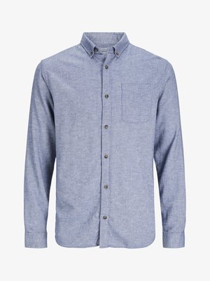 Svetlomodrá košeľa na gombíky s špicatým golierom, dlhými rukávmi, náprsné vrecko a hnedými gombíkmi. Vyrobená z textúrovanej tkaniny.