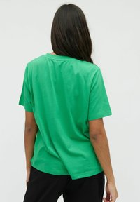 mbyM BEEJA-M - Paprasti marškinėliai - bright green