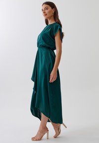 TUSSAH MADILYN  - Maxi šaty - emerald