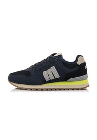 Dunkelblaue Sportschuhe mit beigen Akzenten, strukturiertem Stoff und einer limegrünen Zwischensohle. Verfügt über ein Schnürdesign und eine gemusterte Außensohle.