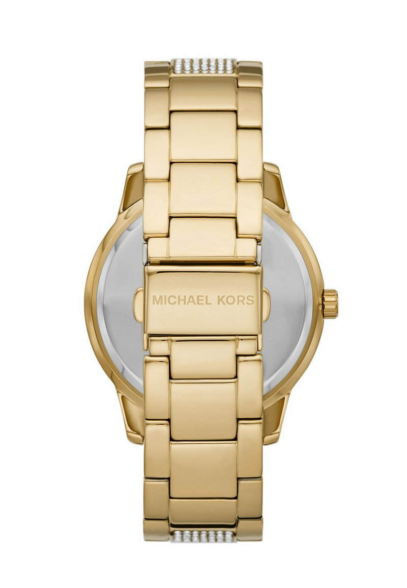 Goldfarbene Metalluhr mit einem Gliederarmband, runder Gehäuseform und minimalistischem Zifferblatt. Enthält ein graviertes Markenlogo am Verschluss. Glatte Textur.