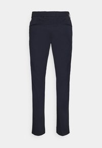 Pantalon bleu marine foncé coupe slim avec passants pour ceinture et deux poches passepoilées à l'arrière, présenté sur un fond blanc uni.