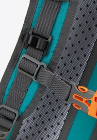 Cinghie grigie regolabili con una fibbia in plastica arancione, dotate di un pannello posteriore testurizzato in teal con un design a rete.