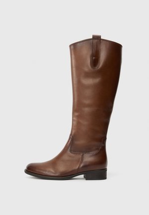 Boots - brown
