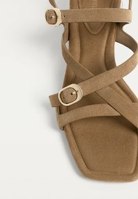 Thumbnail Image 6