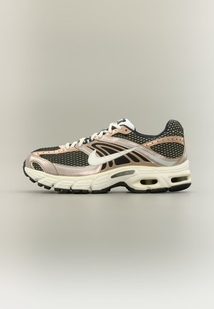 Nike Sportswear, AIR MAX MOTO 2K - Маратонки - sanddrift/sail/off noir/pale ivory