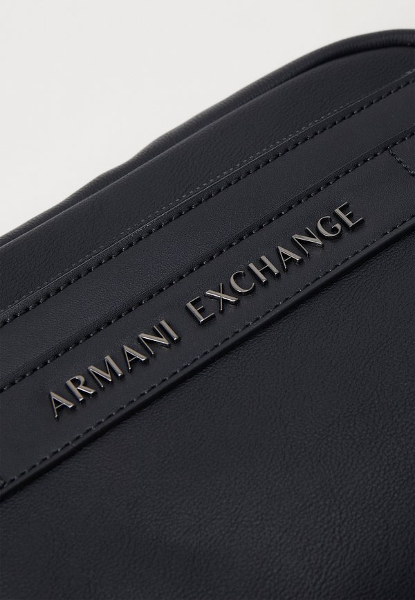 BEAUTY CASE UNISEX - Wash bag4