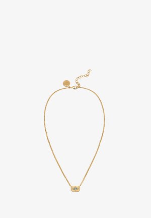 Złoty naszyjnik z łańcuszka z prostokątnym wisiorkiem, który ma teksturowany, promienisty wzór oraz centralny kamień szlachetny. Regulowana długość z zapięciem typu homar.