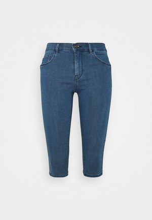 Niebieskie, dopasowane, krótkie jeansy z denimu, z przednimi kieszeniami, szlufkami na pasek i zapięciem na guzik.