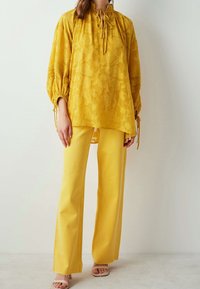 Ipekyol Blůza - mustard yellow