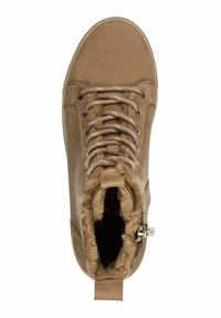 Braune Leder-Ankle Boots mit Kunstfellfutter, runder Toe, metallischen Ösen und strukturiertem Oberflächenmaterial. Mit flachen Schnürsenkeln und einer Zuglasche hinten.