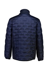Marinblå pufferjacka med en texturerad quiltad design, hög krage och nätpaneler längs axlarna och sidorna för ventilation.