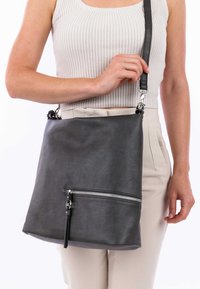 Tamaris NELE - Kabelka - grey