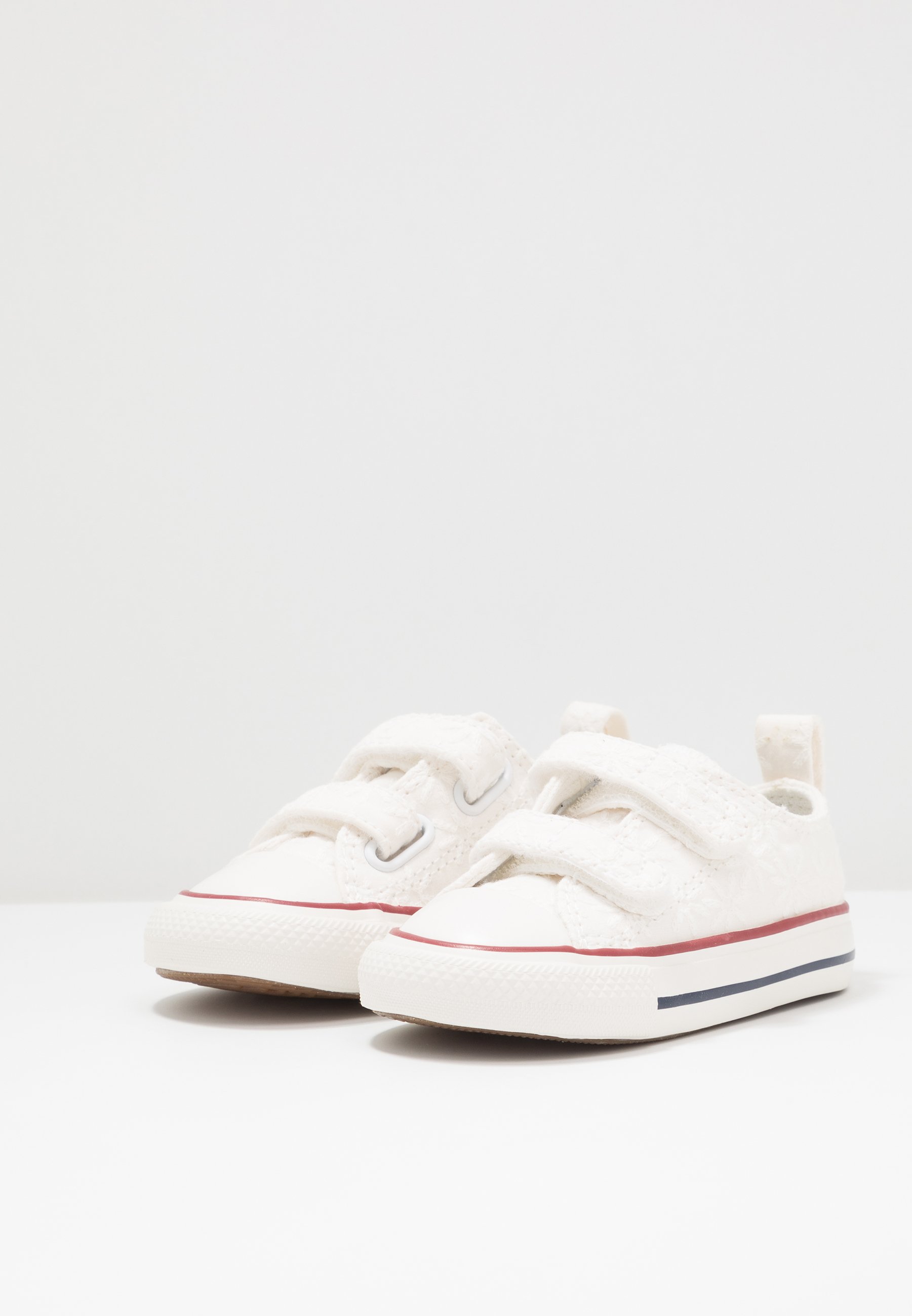 Converse CHUCK TAYLOR ALL STAR LITTLE MISS CHUCK Joggesko Converse CHUCK TAYLOR ALL STAR CRIBSTER Babysko white