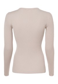 Långärmad ribbad tröja i ljust beige, med en figurnära passform och rund halsringning, med en slät yta och subtil glans.