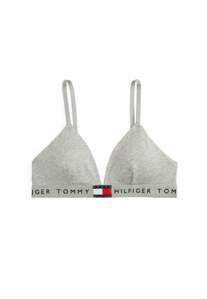 Grijze katoenen bralette met driehoekige cups, dunne bandjes en een gemerkte elastische band met rode, witte en blauwe accenten.