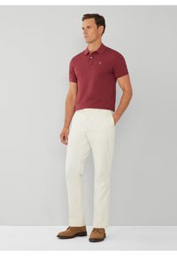 Unselected, dusty red