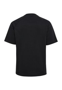 Sort kortærmet t-shirt med rund hals og en glat, blød tekstur. Designet inkluderer raglanærmer og en lige kant.