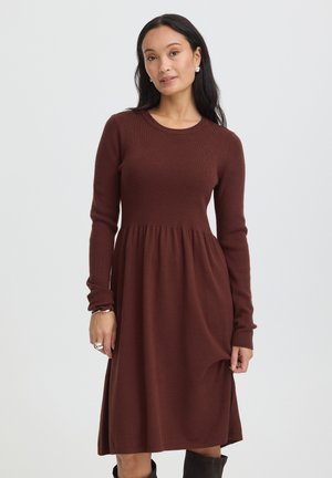 Fransa, FRDEDINA DR 9 - Robe pull - rum raisin