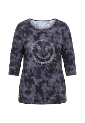 Camiseta de manga larga teñida con efecto tie-dye oscuro, con cuello redondo y un diseño de carita sonriente con piedras de strass en el frente.