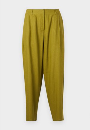 Oliivirohelised kõrge vöökohaga kitsenevad püksid esiservade ja vööaasadega, paigutatud valgele taustale.