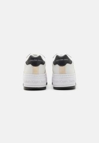 Calvin Klein Jeans BOLD LACE MIX - Sneakers basse - bright white/black